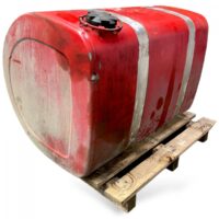 Rezervor de combustibil Volvo roșu, cod 21516482, montat pe palet