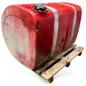 Rezervor de combustibil volvo roșu, cod 21516482, montat pe palet 1 Rezervor de combustibil volvo roșu, cod 21516482, montat pe palet