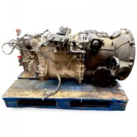 Cutie de viteze Scania pentru camion, model utilizat, pe palet de lemn
