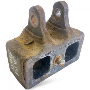Piesă de fixare pentru arc lamelar axa față stânga man 85413360033 / 85413360029