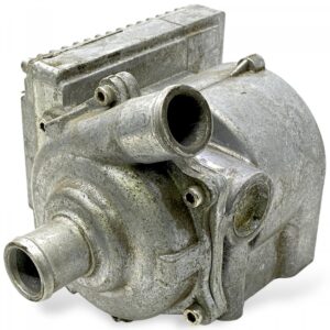 Pompa de circulație lichid de răcire pentru volvo - coduri: 22590811, 85013358, 85019358, 22348626, 21959074, 22861118 1 Pompa de circulație lichid de răcire pentru volvo – coduri: 22590811, 85013358, 85019358, 22348626, 21959074, 22861118