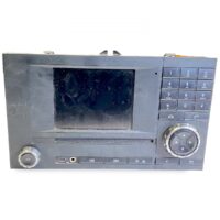Radio auto Mercedes-Benz cu display și tastatură numerică
