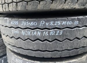 Roată nokian 295/80 r22. 5 8. 25 m10-13 2010 1 Roată nokian 295/80 r22. 5 8. 25 m10-13 2010