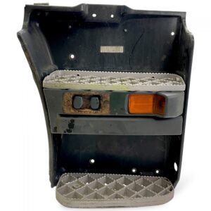Ansamblu placă de trepte dreaptă scania cu lumină reflectorizantă 1 Ansamblu placă de trepte dreaptă scania cu lumină reflectorizantă