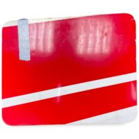 Capac compartiment de depozitare cabină stânga Scania roșu cu bandă albă diagonală