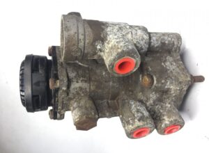 Supapă frână remorcă scania (coduri: 1350096, 20424431, 1331721, 571194, 1529148, 1935652, 5021170461, 1504970, 20424432) 1 Supapă frână remorcă scania (coduri: 1350096, 20424431, 1331721, 571194, 1529148, 1935652, 5021170461, 1504970, 20424432)