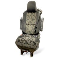 Scaun șofer Scania cu model geometric și centură de siguranță