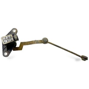 Regulator de nivel de aer pentru volvo – coduri: 21585711, 21643575, 20583428, 21253672, 7421643575, 22194741
