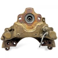 Etrier de frână față dreapta Volvo (Coduri: 20523648, 20982069, 20526991, 21487595, 20982103, 21024419, 20713402, 20527556, 85023446, 85021929, 85029446, 7421487685, 21487685)