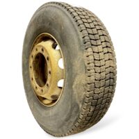 Roată Volvo 295/80R22.5 cu jantă ruginită