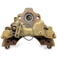 Etrier de frână stânga - ax secundar Volvo (Coduri compatibile: 20523553, 20526990, 20982064, 21487594, 20982100, 21024417, 20706903, 20527330, 7421487684, 21487684)