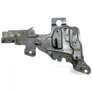 Suport far dreapta volvo - coduri 84146830, 82872995, 84228541, 82869624 1 Suport far dreapta volvo – coduri 84146830, 82872995, 84228541, 82869624