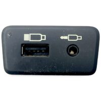 Panou cu priză USB și AUX pentru Scania