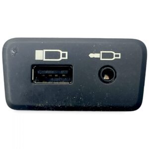 Panou cu priză usb și aux pentru scania