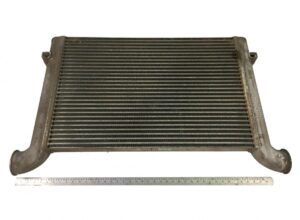 Intercooler camion scania dc091871265 - țevi curbate, grilaj metalic 1 Intercooler camion scania dc091871265 – țevi curbate, grilaj metalic