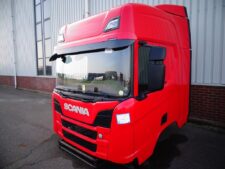 Cabină completă pentru camion Scania CR 20, model 2017, culoare roșie