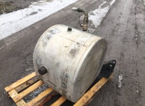 Rezervor combustibil camion volvo 21516442 - second hand 1 Rezervor combustibil camion volvo 21516442 – second hand