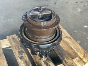 Hidromotor komatsu pc 210-6 - piesă utilaj șenile 1 Hidromotor komatsu pc 210-6 – piesă utilaj șenile