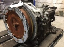 Cutie de viteze Volvo cu volantă și inel dințat, cod 4139063816