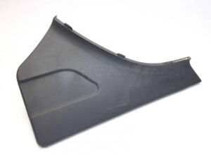 Capac plastic între cabină și apărător noroi spate stânga scania 1364665-11