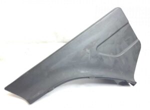 Capac plastic între cabină și apărător noroi spate stânga scania 1364665-20 1 Capac plastic între cabină și apărător noroi spate stânga scania 1364665-20