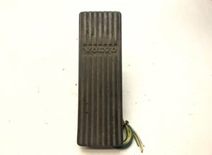 Pedală de accelerație cu senzor de poziție pentru volvo - coduri 3098099, 3092815 1 Pedală de accelerație cu senzor de poziție pentru volvo – coduri 3098099, 3092815