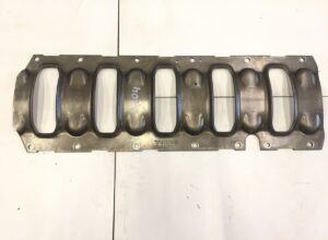 Cadru intermediar bloc motor volvo 20464397 1 Cadru intermediar bloc motor volvo 20464397
