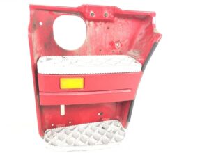 Ansamblu placă de trepte stânga scania roșu cu reflector galben 1 Ansamblu placă de trepte stânga scania roșu cu reflector galben