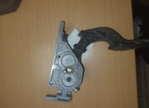 Pedală de accelerație volvo 20893508 / 20574539 / 21116879 / 82627979 / 84557579 / 85109590 / 20504685 1 Pedală de accelerație volvo 20893508 / 20574539 / 21116879 / 82627979 / 84557579 / 85109590 / 20504685