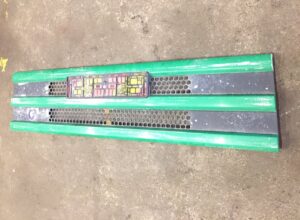 Grilă mijloc scania verde cu inserții negre și plăcuță decorativă 1 Grilă mijloc scania verde cu inserții negre și plăcuță decorativă