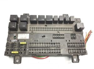Panou siguranțe volvo 20476480-p01 24v 1 Panou siguranțe volvo 20476480-p01 24v