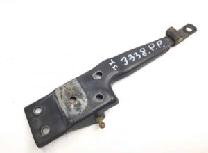 Balama grilă dreapta volvo 3338. P. P 1 Balama grilă dreapta volvo 3338. P. P