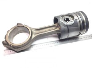 Set piston și bielă volvo 8148030, 20584675, 21057449, 20411280, 20485939 1 Set piston și bielă volvo 8148030, 20584675, 21057449, 20411280, 20485939