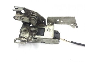 Încuietoare ușă dreapta scania 1902975 1789305 1306307 1406223 1 Încuietoare ușă dreapta scania 1902975 1789305 1306307 1406223