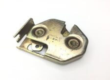 Încuietoare capac compartiment de depozitare cabină dreapta Mercedes A9418900389