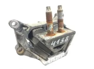 Suport motor man – stânga spate – cod 81962100597