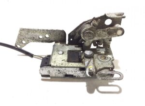 Încuietoare ușă stânga volvo 21200309/21261274/21505893/20588325/24427400 1 Încuietoare ușă stânga volvo 21200309/21261274/21505893/20588325/24427400