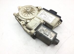 Motor regulator de geam dreapta daf bosch 0130821767 1 Motor regulator de geam dreapta daf bosch 0130821767