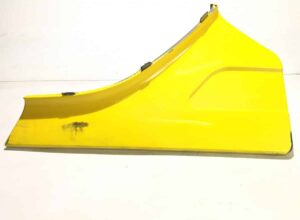 Capac din plastic galben între cabină și apărător de noroi spate dreapta scania 1364666 2052125