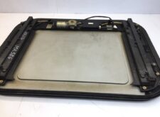 Trapa de acoperiș MAN cu motor electric - Coduri OEM: 81629416047, 81629416060, 81629416065, 81629416069, 81629416041, 81629416042