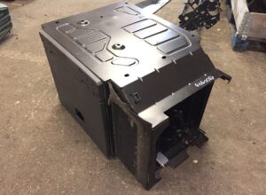 Compartiment de stocare mercedes a9438400306 9438400306 (negru, metalic) 1 Compartiment de stocare mercedes a9438400306 9438400306 (negru, metalic)