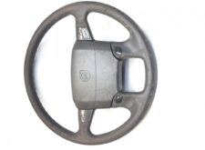 Volan Volvo cu comenzi integrate și airbag