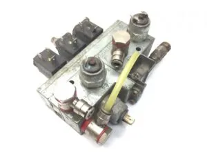 Supapă de control ușă laterală autobuz volvo wabco 13302122 20550838