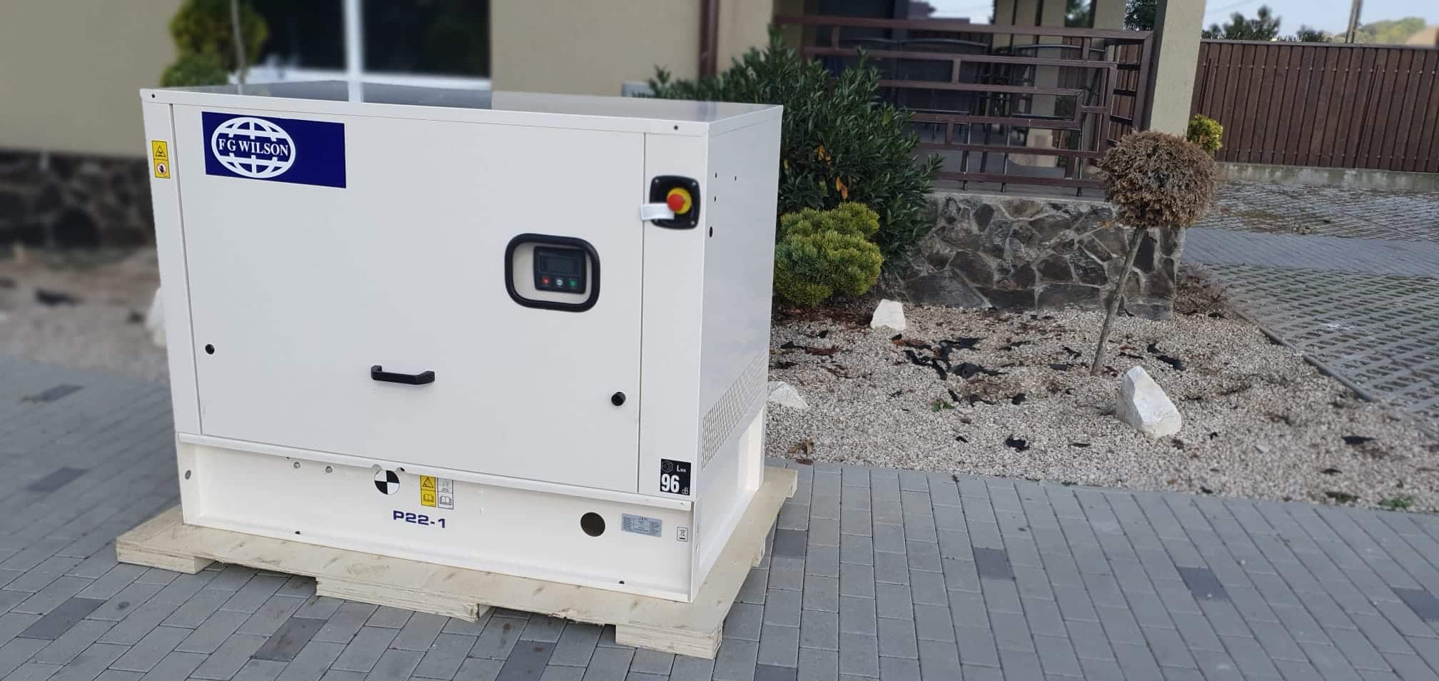 Generator FG Wilson 22 kVA cu motor Perkins, nou, cu garanție și automatizare