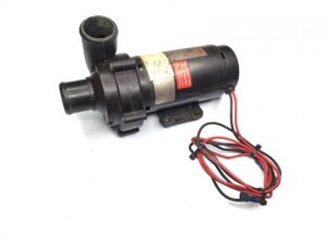 Pompa de circulație lichid de răcire volvo, model electric cu cabluri roșu-negru 1 Pompa de circulație lichid de răcire volvo, model electric cu cabluri roșu-negru