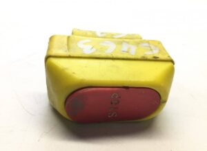 Buton stop galben cu roșu pentru volvo 20753328 1 Buton stop galben cu roșu pentru volvo 20753328