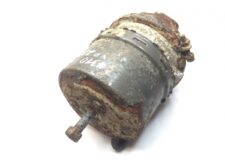 Cameră de frânare axă față Volvo uzată și ruginită