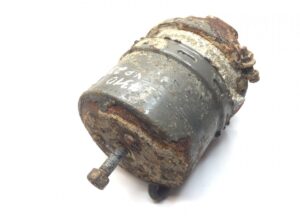 Cameră de frânare axă față volvo uzată și ruginită