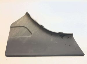 Capac plastic între cabină și apărător de noroi spate stânga scania 1431933-17