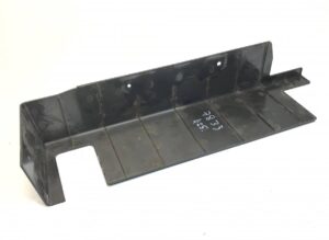 Suport plastic pentru protecție volvo 7833 425 1 Suport plastic pentru protecție volvo 7833 425